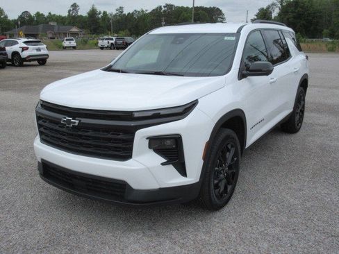New 2026 Chevrolet Traverse LT w/ Midnight/Sport Edition FWD image 2