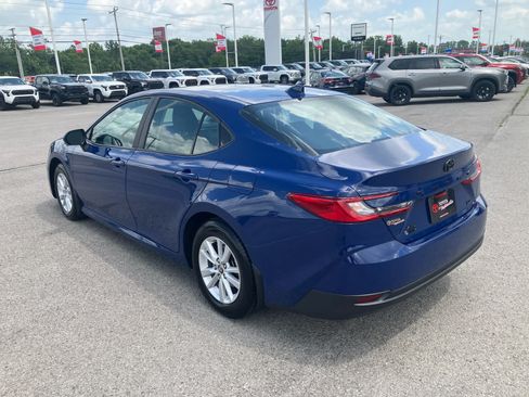 Used 2025 Toyota Camry LE w/ Convenience Package AWD/4WD image 5
