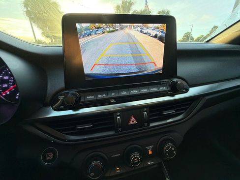 Used 2021 Kia Forte GT-Line FWD image 9