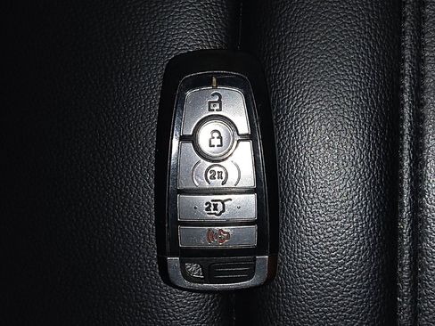 Used 2024 Ford Edge SEL w/ Convenience Package AWD/4WD image 32
