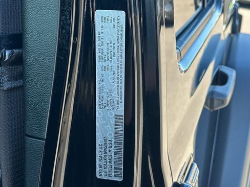 Used 2023 Jeep Wrangler Unlimited Rubicon 4xe image 34