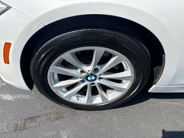 Used 2017 BMW 320i xDrive Sedan AWD/4WD image 9