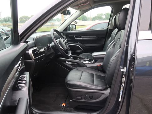 Used 2023 Kia Telluride EX FWD image 16