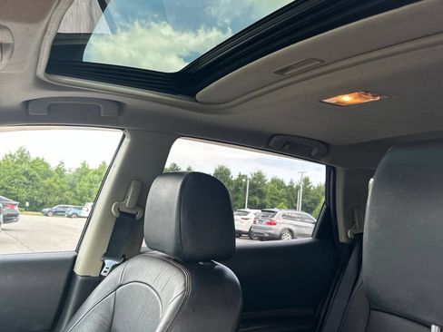 Used 2012 Nissan Rogue SL AWD/4WD image 6