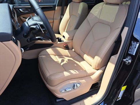 Used 2026 Porsche Macan image 5