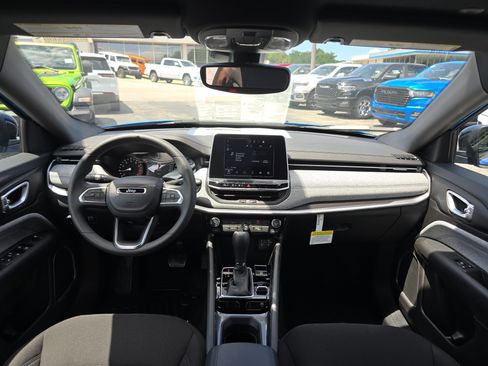 New 2025 Jeep Compass Sport image 10