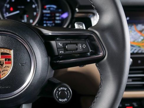 Certified 2026 Porsche Macan AWD/4WD image 23