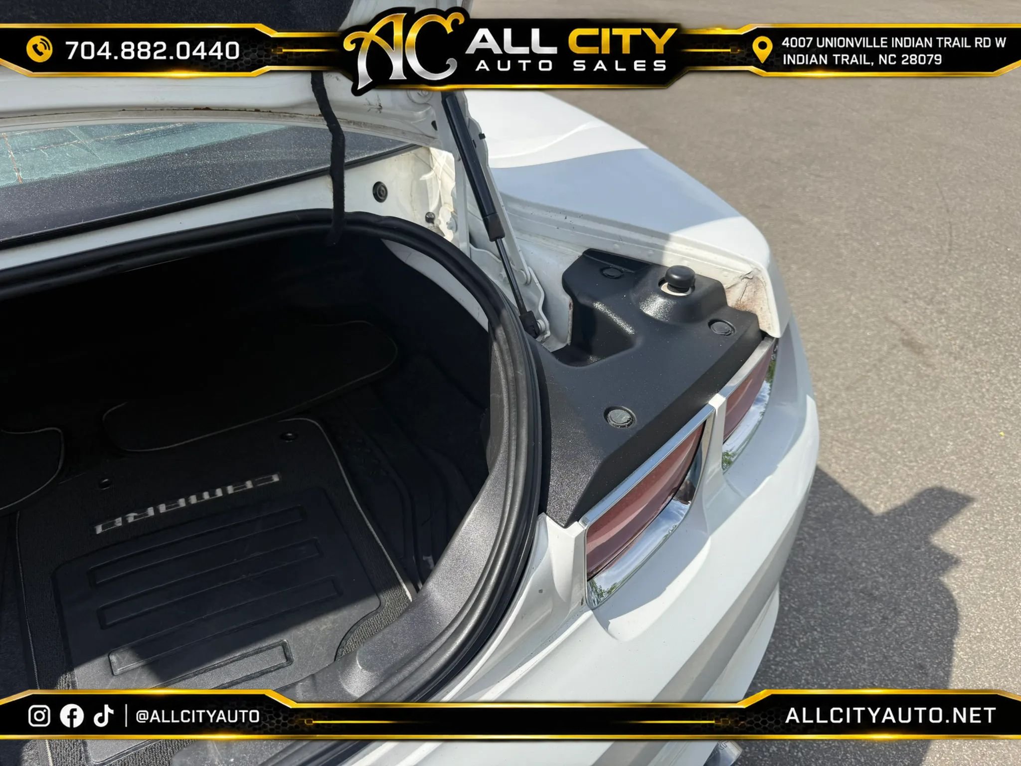 Used 2013 Chevrolet Camaro LT RWD image 38