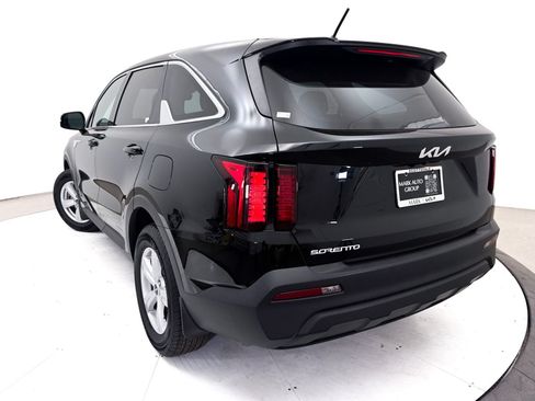 Used 2023 Kia Sorento LX FWD image 6