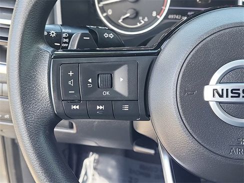 Used 2021 Nissan Rogue SV image 12