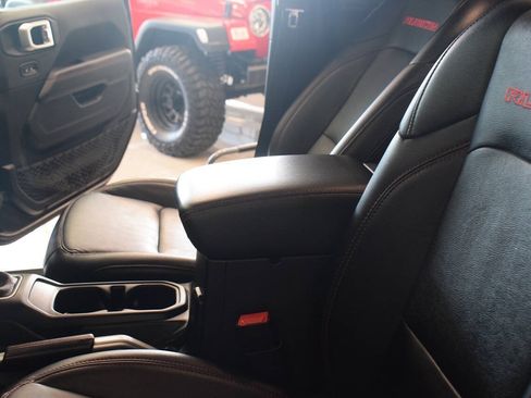 Used 2020 Jeep Gladiator Rubicon AWD/4WD image 37