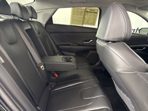 Used 2025 Hyundai Elantra Limited FWD image 25