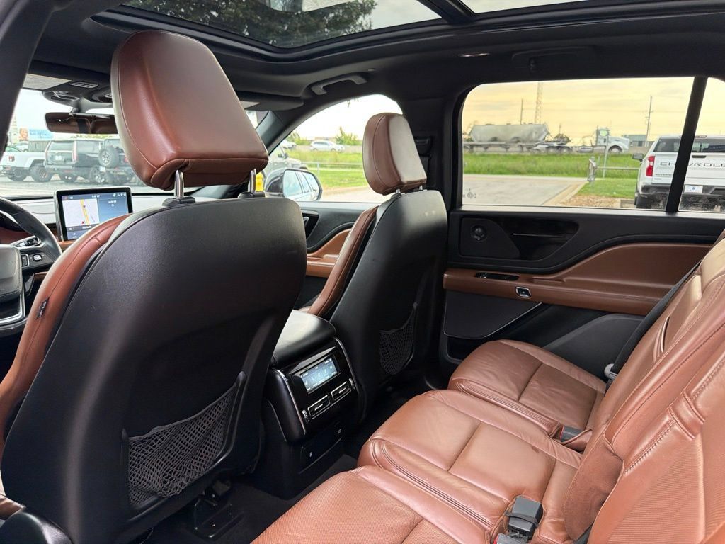 Used 2021 Lincoln Aviator Reserve w/ Elements Package Plus AWD/4WD image 15