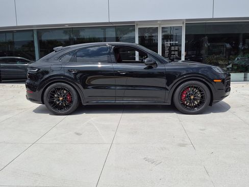 New 2026 Porsche Cayenne GTS AWD/4WD image 8