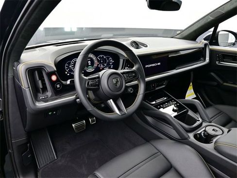 New 2026 Porsche Cayenne Turbo image 4