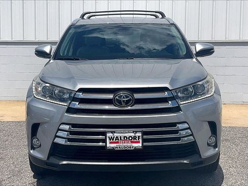 Used 2018 Toyota Highlander Limited AWD/4WD image 3