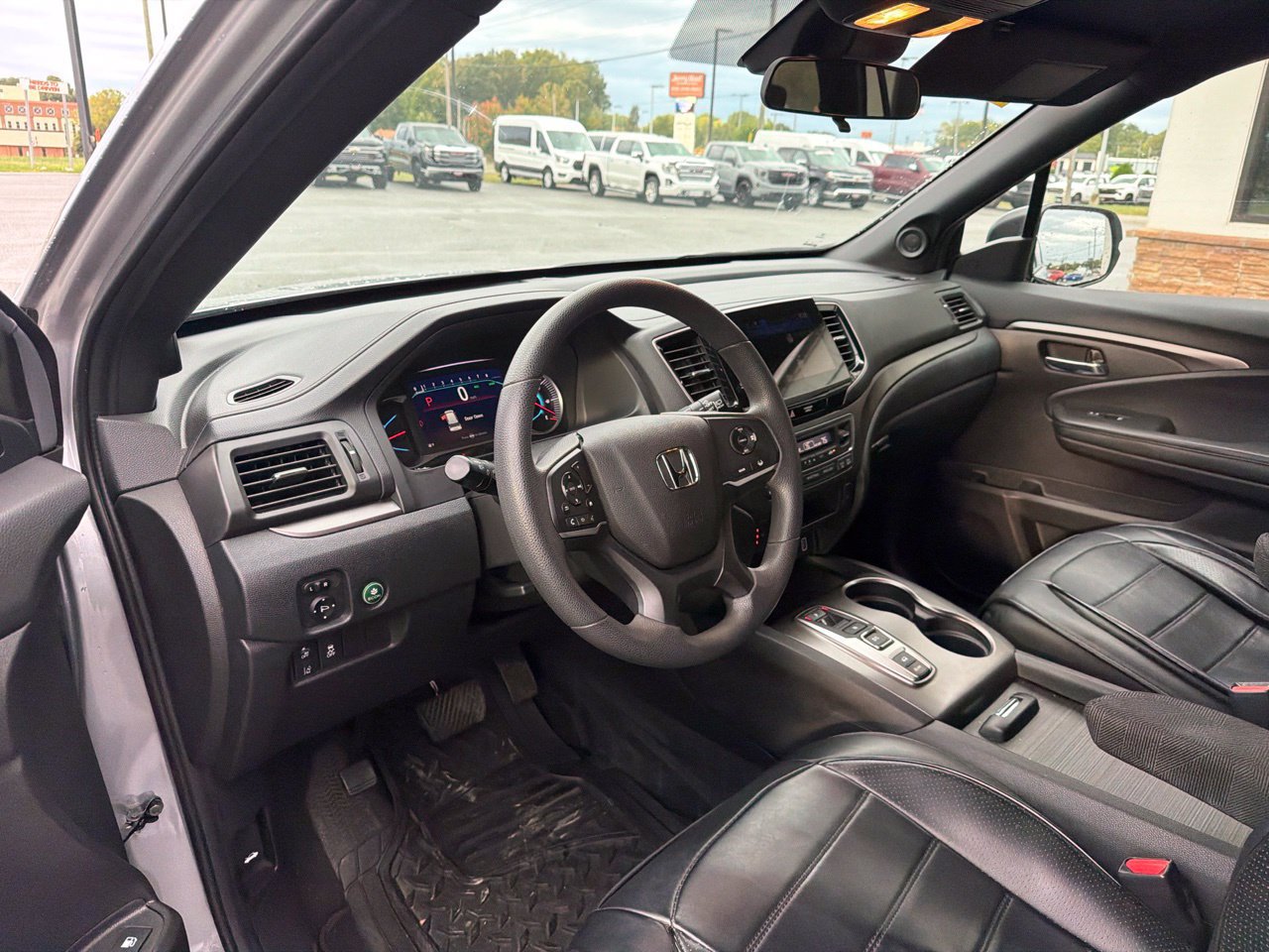 Used 2022 Honda Pilot Sport image 3