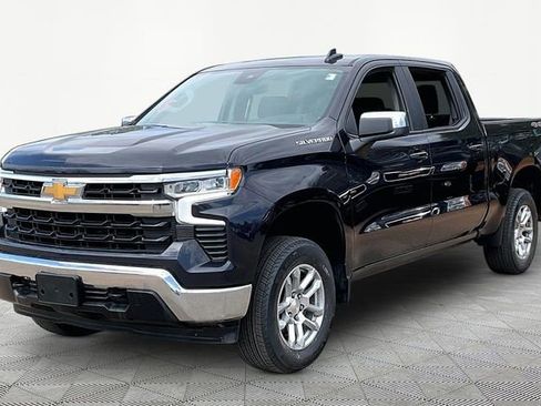 Used 2023 Chevrolet Silverado 1500 LT image 3