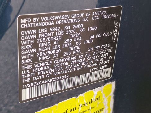 Used 2021 Volkswagen Atlas Cross Sport SE w/ Panoramic Sunroof Package image 32