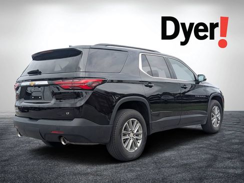 Used 2023 Chevrolet Traverse LT FWD image 3