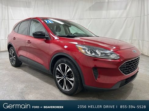 Used 2021 Ford Escape SE w/ SE Sport Appearance Package image 1