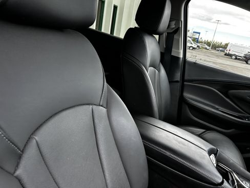 Used 2019 Buick Envision Essence image 12