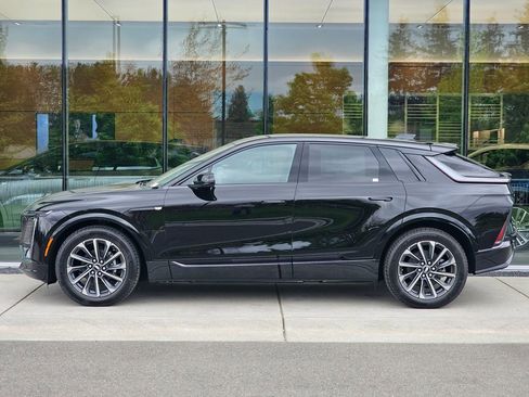 New 2026 Cadillac Lyriq Sport AWD/4WD image 2