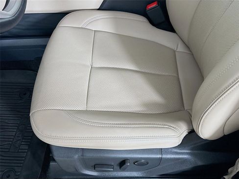 Used 2023 Ford Expedition XLT image 20