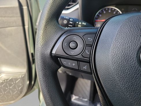 Used 2020 Toyota RAV4 XLE w/ Convenience Package FWD image 25