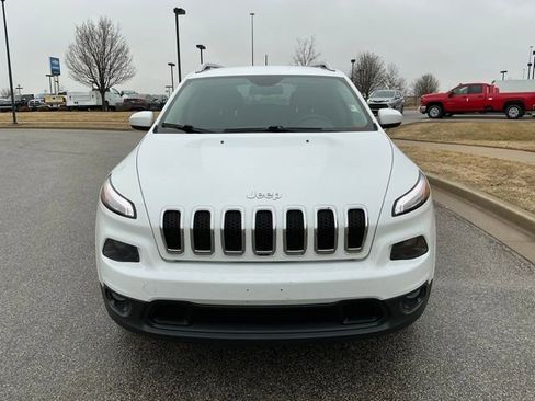 Used 2015 Jeep Cherokee Latitude w/ Comfort/Convenience Group image 9