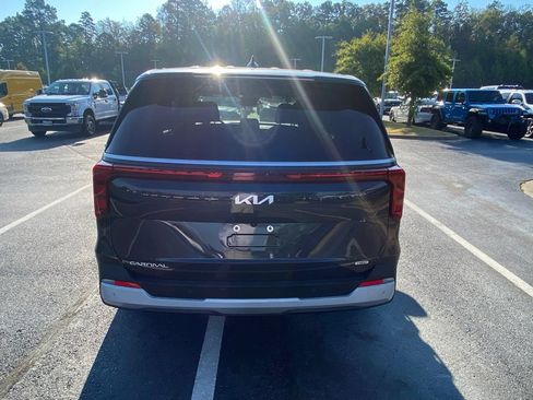 Used 2026 Kia Carnival LXS FWD image 6