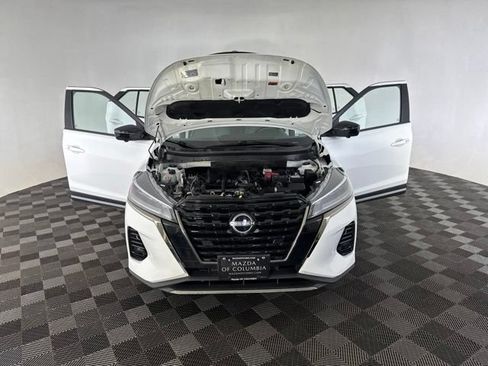 Used 2024 Nissan Kicks SR w/ SR Premium Package FWD image 11