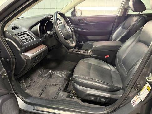 Used 2019 Subaru Outback 3.6R Limited AWD/4WD image 7