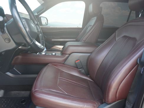 Used 2022 Ford Expedition Max Limited image 13