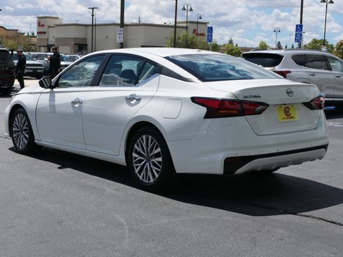 Used 2025 Nissan Altima 2.5 SV image 6