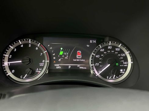 Used 2023 Toyota Highlander LE FWD image 16