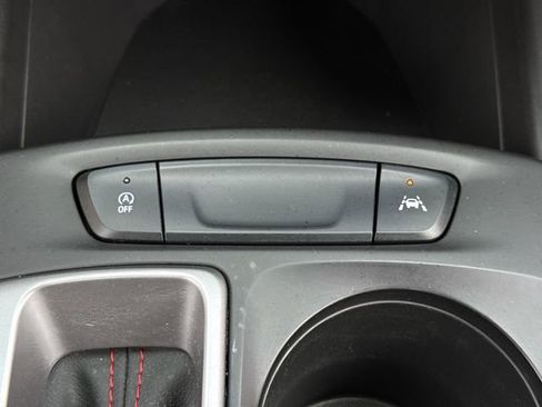 Used 2024 Chevrolet Trax RS FWD image 23