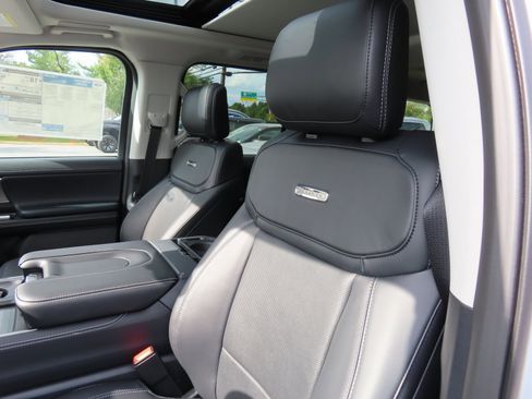 New 2025 Ford Expedition Platinum w/ Driver's Package image 17