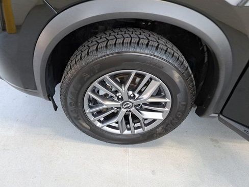 Used 2024 Nissan Rogue S AWD/4WD image 30