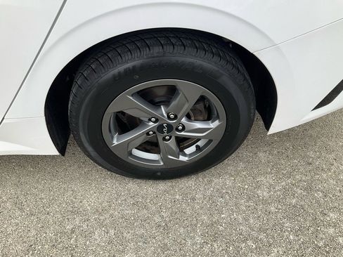 Used 2023 Kia K5 LXS image 16