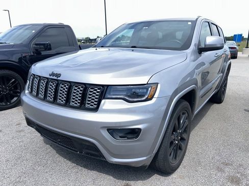 Used 2021 Jeep Grand Cherokee Laredo X AWD/4WD image 1