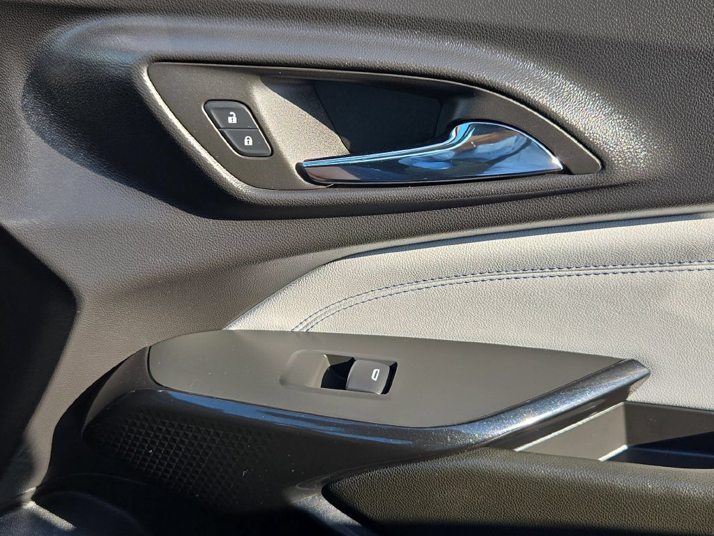Used 2026 Chevrolet Trax LT FWD image 35