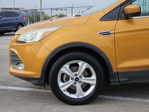 Used 2016 Ford Escape SE w/ Equipment Group 201A FWD image 8