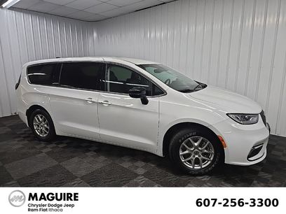 Used 2024 Chrysler Pacifica Touring-L