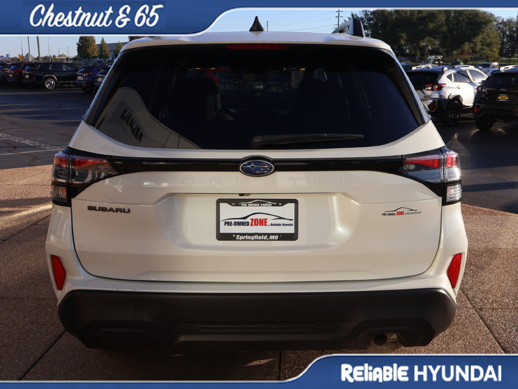 Used 2025 Subaru Forester Premium AWD/4WD image 5