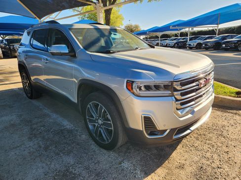 Used 2020 GMC Acadia SLT w/ Driver Alert Package II image 1