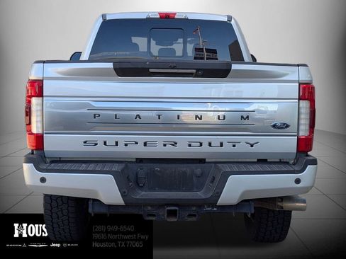 Used 2018 Ford F250 Platinum w/ Platinum Ultimate Package image 3