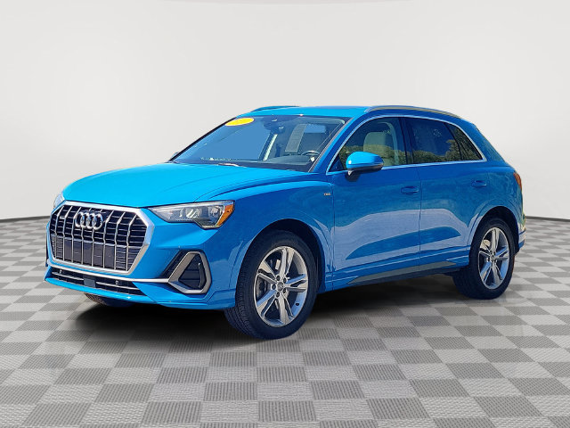 Used 2020 Audi Q3 2.0T Premium w/ Convenience Package AWD/4WD image 2