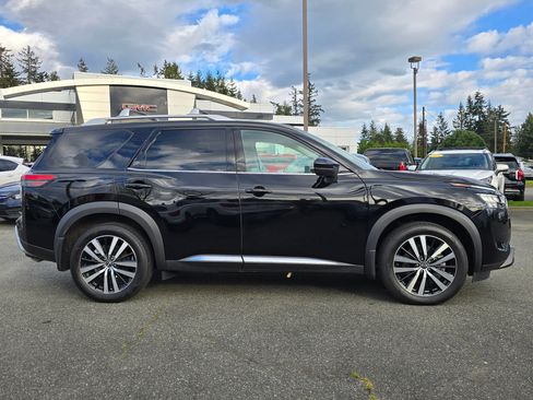 Used 2024 Nissan Pathfinder Platinum w/ Cargo Package AWD/4WD image 8