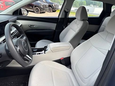 Used 2025 Hyundai Tucson SE AWD/4WD image 9